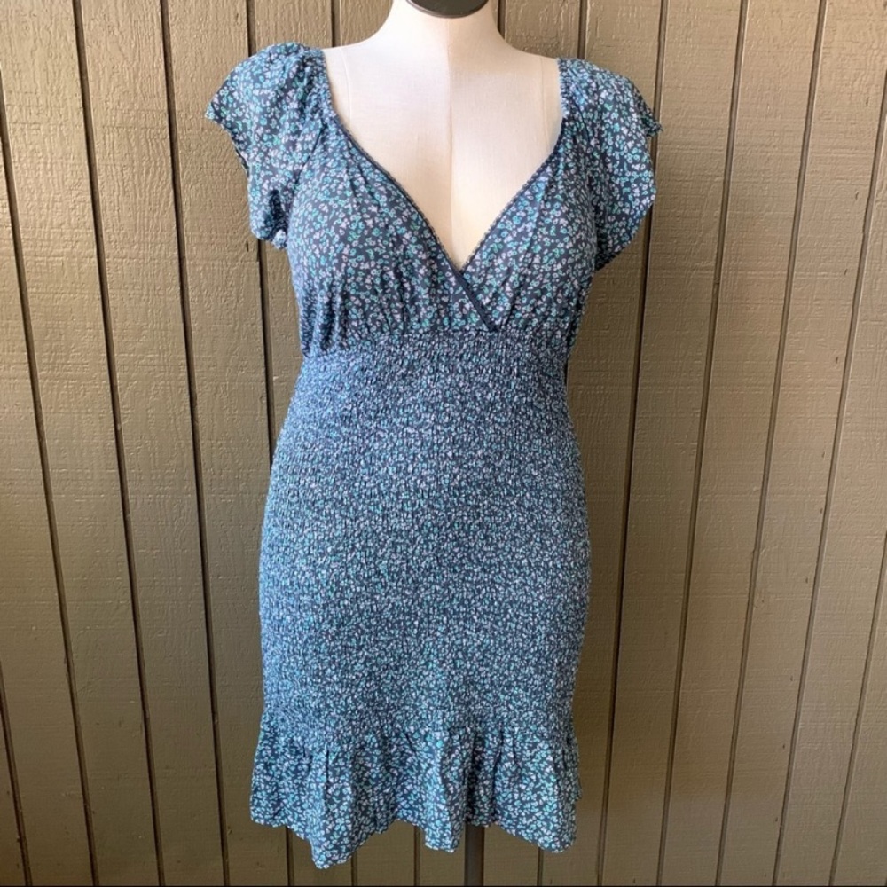 Wide Fable NWT Blue Floral Smocked Dress Size XXL - Picture 4 of 12